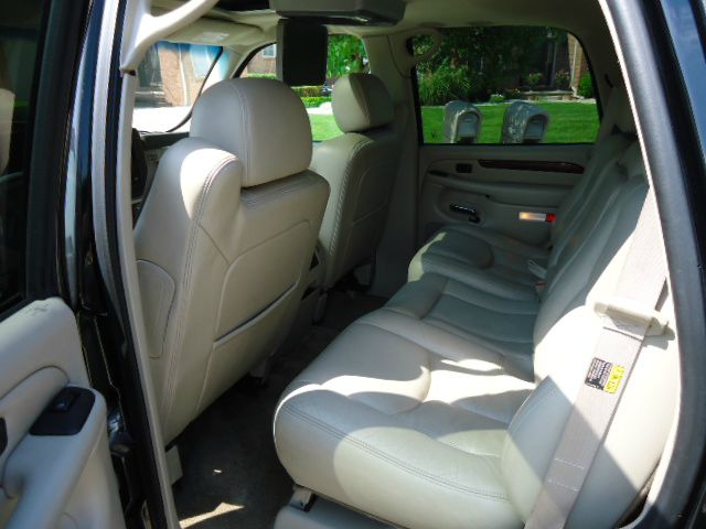 2003 Cadillac Escalade EX - DUAL Power Doors