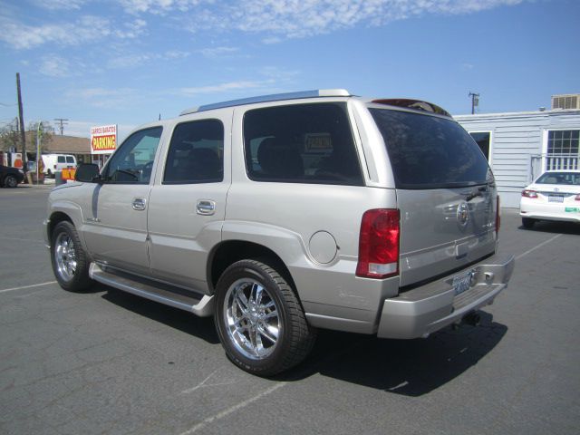 2004 Cadillac Escalade EX - DUAL Power Doors