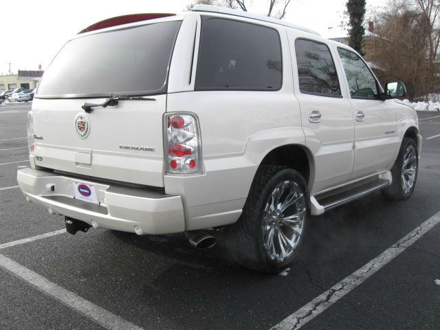 2004 Cadillac Escalade EX - DUAL Power Doors