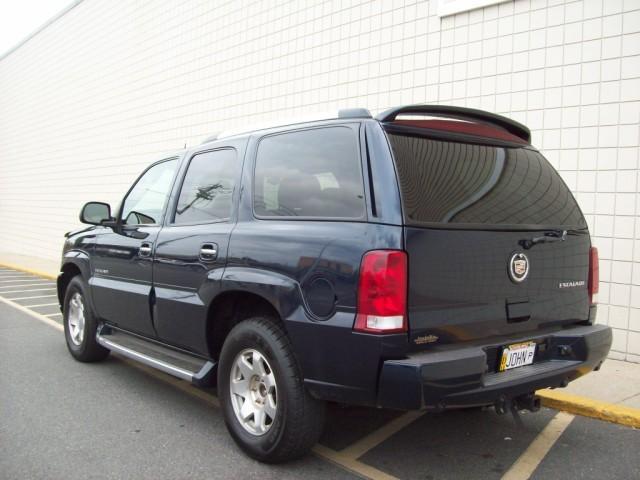 2004 Cadillac Escalade EX - DUAL Power Doors