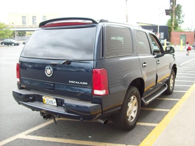 2004 Cadillac Escalade EX - DUAL Power Doors