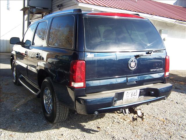 2004 Cadillac Escalade Base