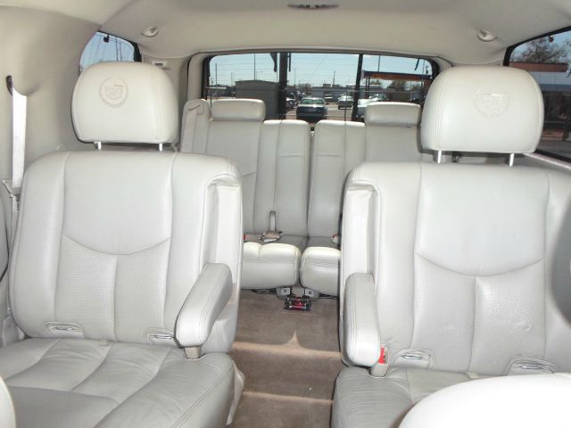 2004 Cadillac Escalade EX - DUAL Power Doors