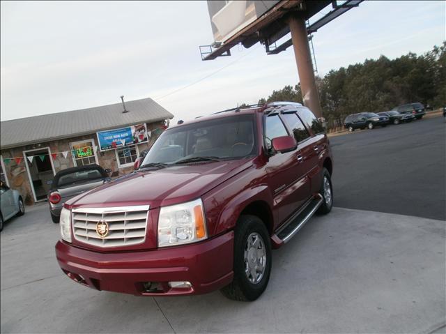2004 Cadillac Escalade Base