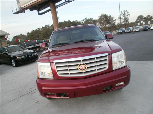 2004 Cadillac Escalade Base