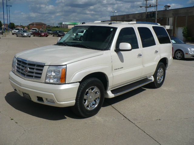 2004 Cadillac Escalade GLS PZEV