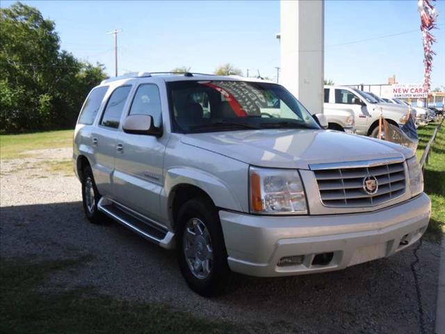 2004 Cadillac Escalade Base