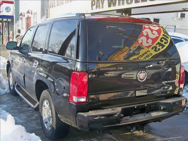 2004 Cadillac Escalade Base