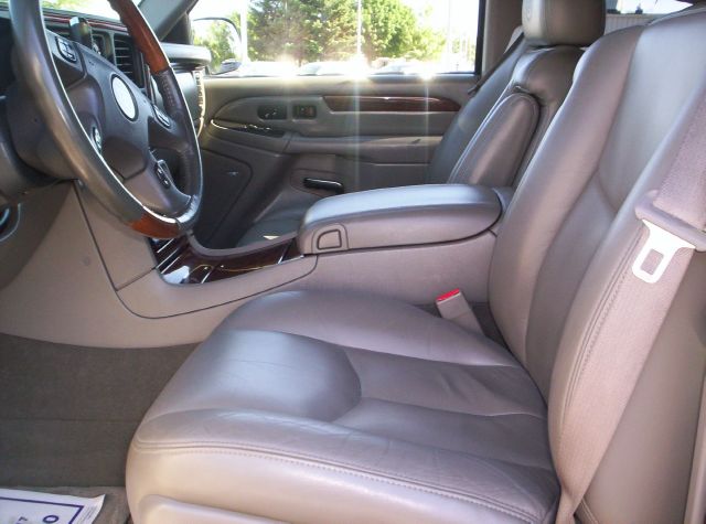 2004 Cadillac Escalade EX - DUAL Power Doors