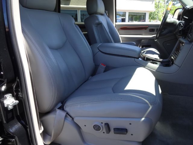 2004 Cadillac Escalade EX - DUAL Power Doors