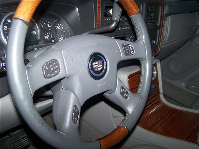 2004 Cadillac Escalade Base