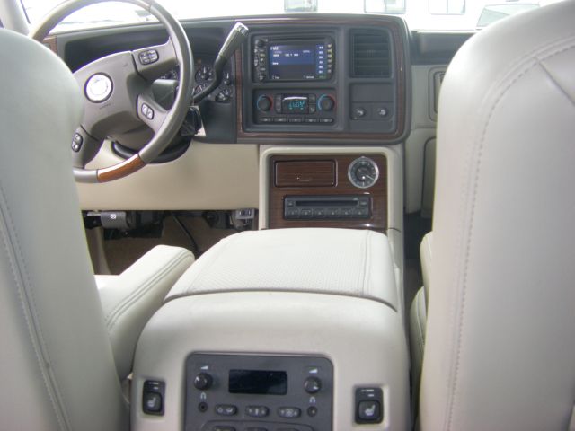 2004 Cadillac Escalade EX - DUAL Power Doors