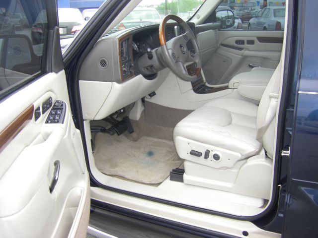 2004 Cadillac Escalade EX - DUAL Power Doors