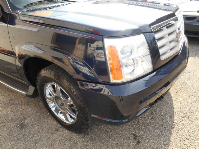 2005 Cadillac Escalade EX - DUAL Power Doors