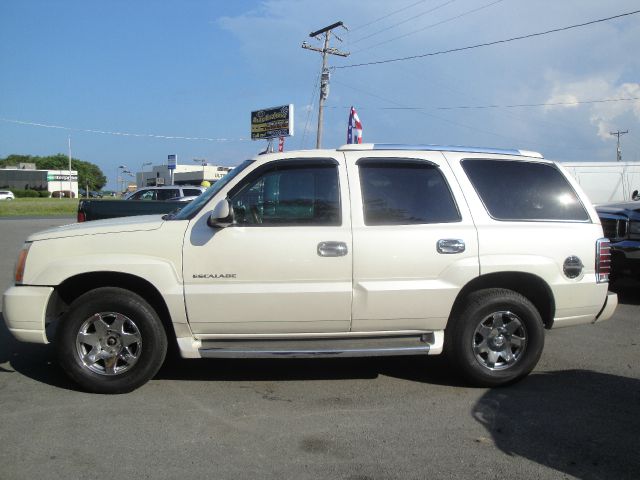 2005 Cadillac Escalade Base