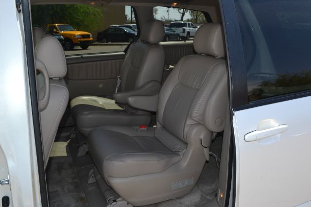 2005 Cadillac Escalade EX - DUAL Power Doors