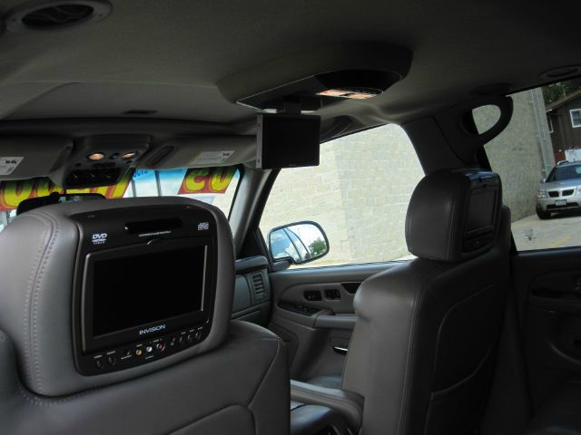 2005 Cadillac Escalade EX - DUAL Power Doors
