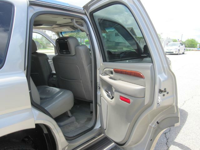 2005 Cadillac Escalade EX - DUAL Power Doors