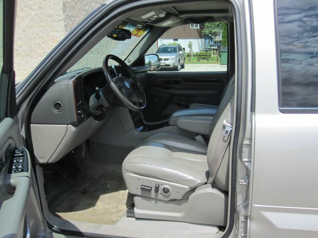 2005 Cadillac Escalade EX - DUAL Power Doors
