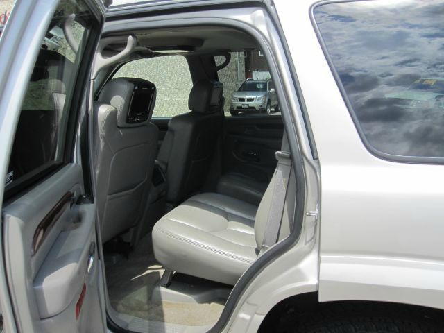 2005 Cadillac Escalade EX - DUAL Power Doors