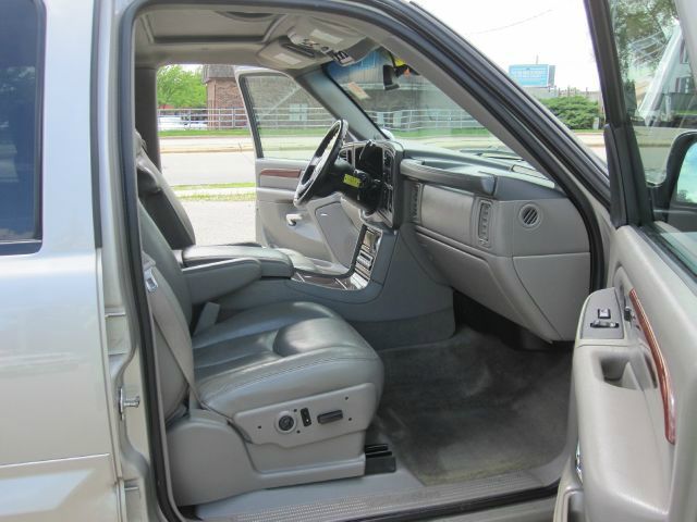2005 Cadillac Escalade EX - DUAL Power Doors