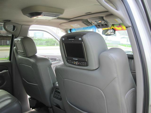 2005 Cadillac Escalade EX - DUAL Power Doors