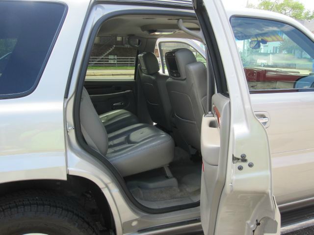 2005 Cadillac Escalade EX - DUAL Power Doors