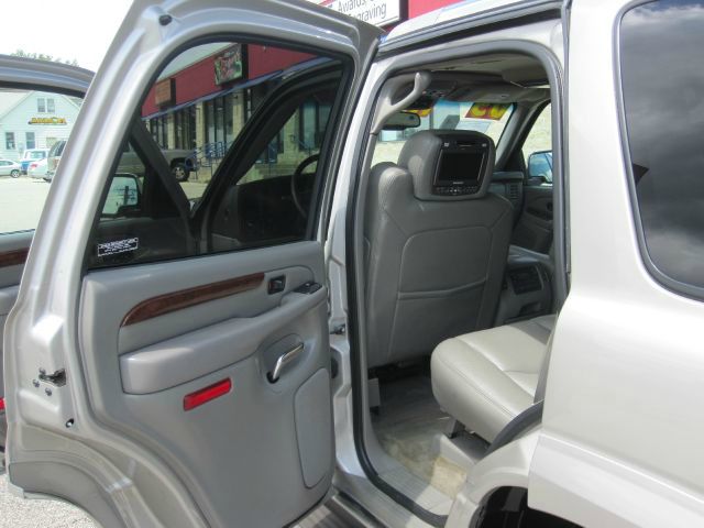2005 Cadillac Escalade EX - DUAL Power Doors