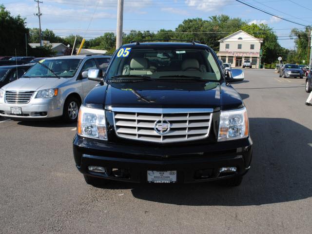 2005 Cadillac Escalade Unknown