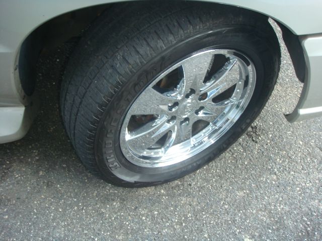 2005 Cadillac Escalade EX - DUAL Power Doors