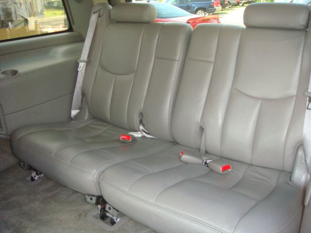 2005 Cadillac Escalade EX - DUAL Power Doors