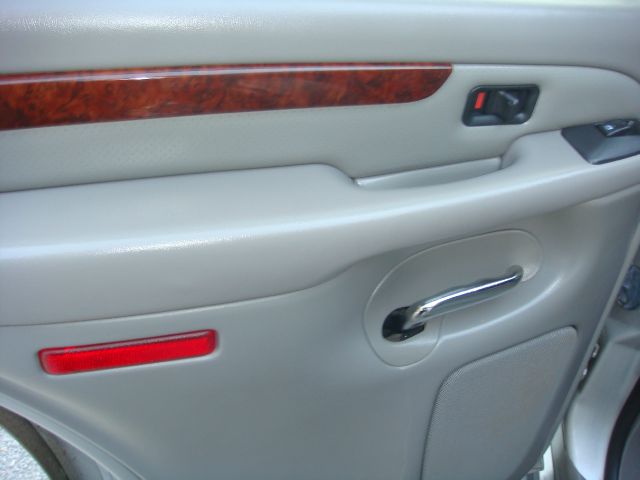 2005 Cadillac Escalade EX - DUAL Power Doors