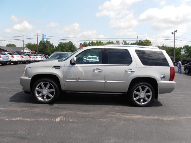 2007 Cadillac Escalade LS Flex Fuel 4x4 This Is One Of Our Best Bargains
