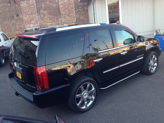 2007 Cadillac Escalade EX - DUAL Power Doors