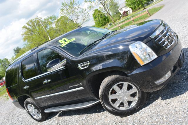 2007 Cadillac Escalade LS Flex Fuel 4x4 This Is One Of Our Best Bargains