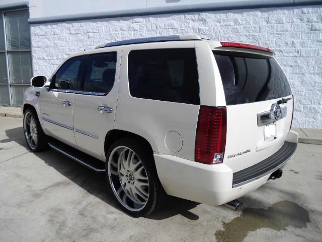 2007 Cadillac Escalade EX - DUAL Power Doors
