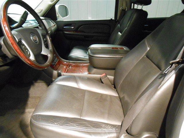 2007 Cadillac Escalade 4WD Crew Cab LE