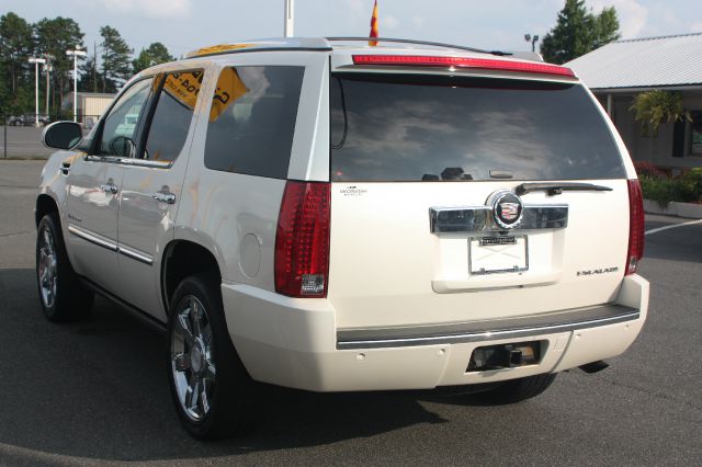 2008 Cadillac Escalade EX - DUAL Power Doors