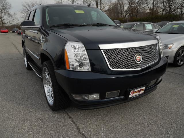 2008 Cadillac Escalade 2dr Hatchback Coupe