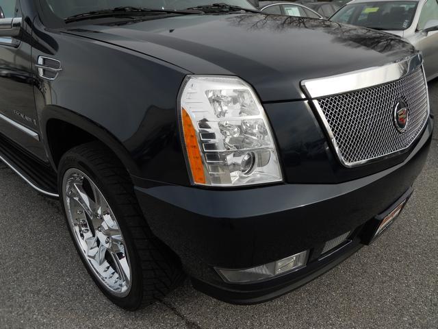 2008 Cadillac Escalade 2dr Hatchback Coupe