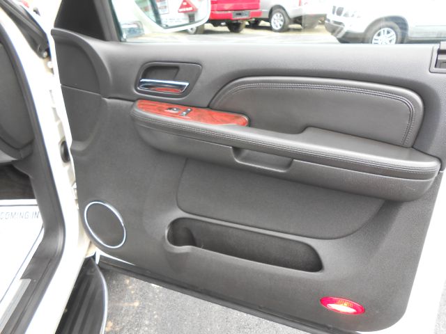 2009 Cadillac Escalade EX - DUAL Power Doors