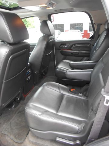 2009 Cadillac Escalade EX - DUAL Power Doors