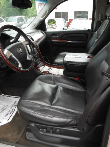 2009 Cadillac Escalade EX - DUAL Power Doors