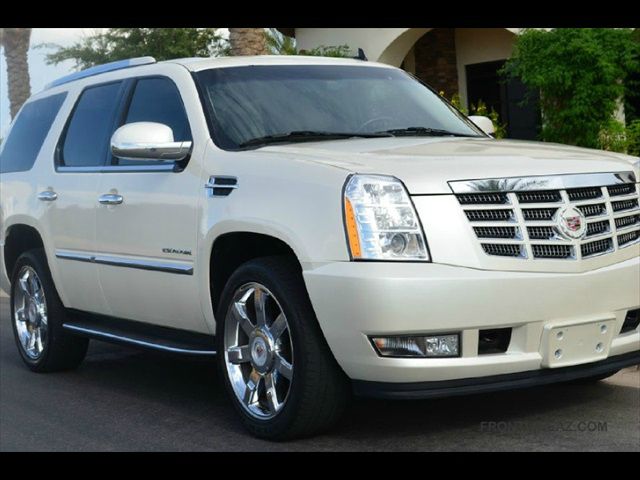 2010 Cadillac Escalade GLS PZEV