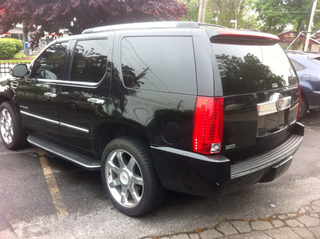 2010 Cadillac Escalade GLS PZEV