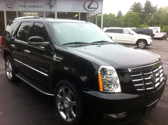 2010 Cadillac Escalade GLS PZEV
