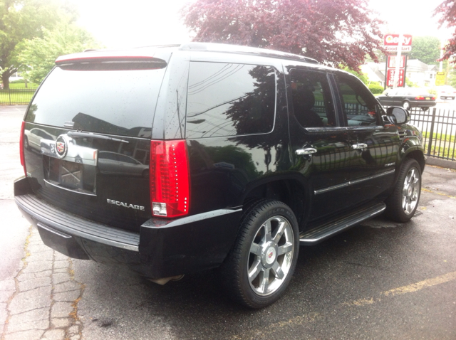 2010 Cadillac Escalade GLS PZEV