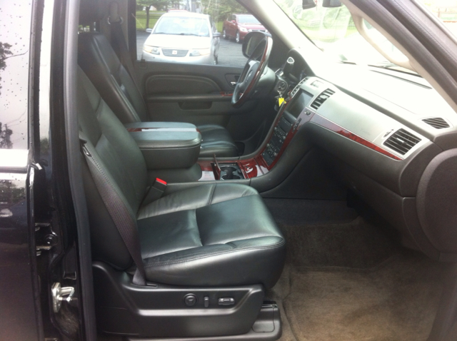 2010 Cadillac Escalade GLS PZEV