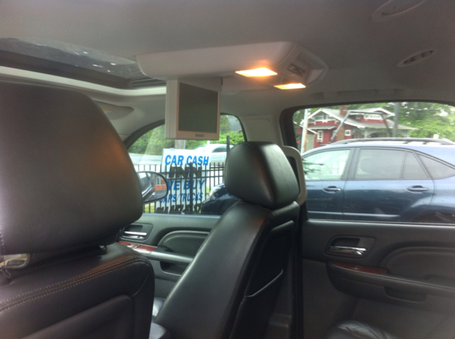 2010 Cadillac Escalade GLS PZEV