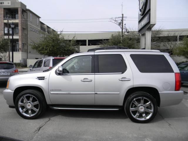 2011 Cadillac Escalade 2 Dr SC2 Coupe